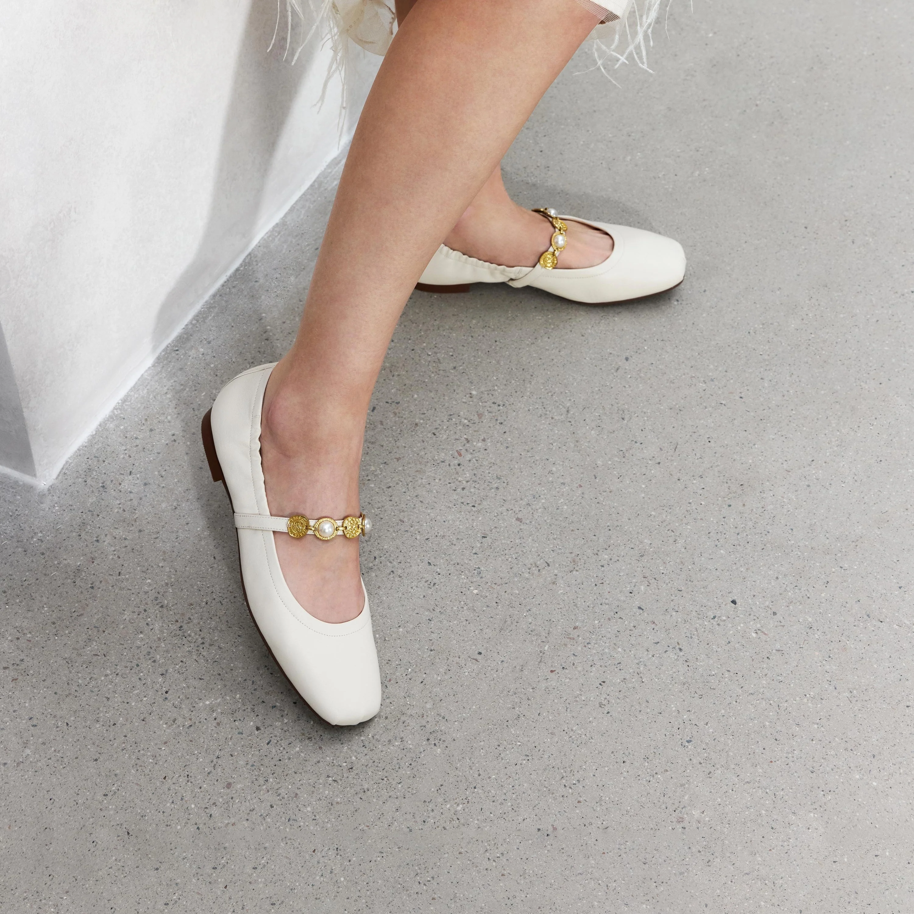 Mary Janes - Vive Coin Ivory Pearl-Embellished Block Heel Pumps EPQ14 - Image 2