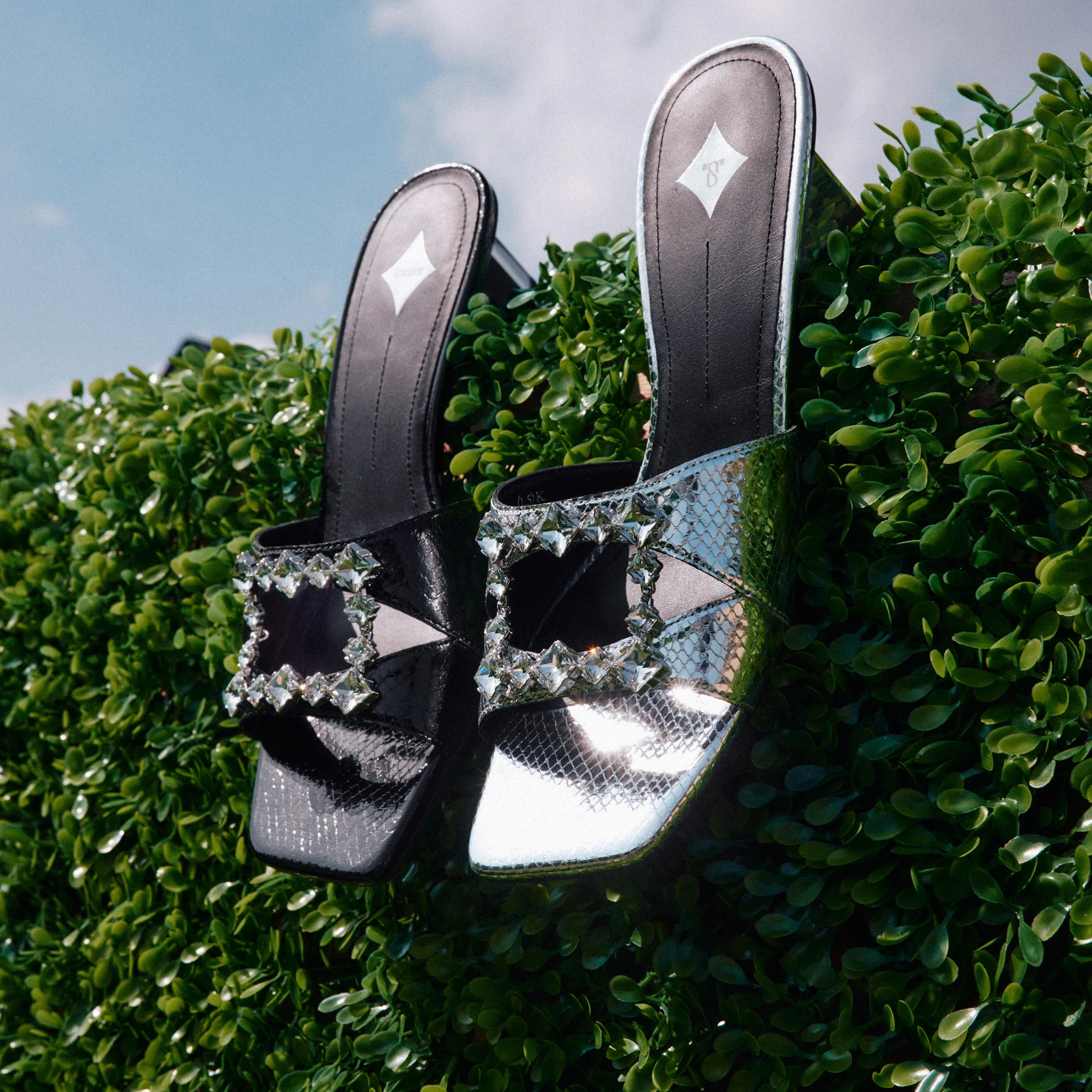 Sandals - Chunky Low Block Heeled Slip-On Sandals EBI36 - Image 5