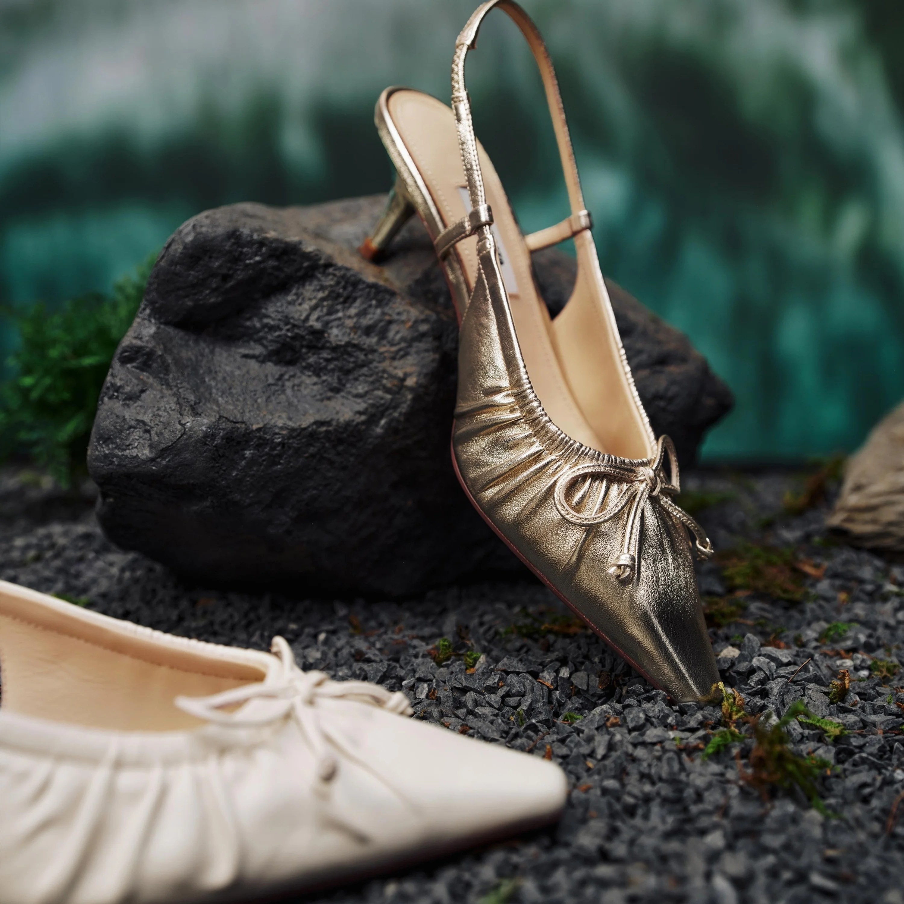 Sandals - "Golden Pleat" French Retro Pointed-Toe Heels EA215 - Image 5